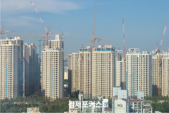 ���� �Ǽ����� 214���� ������"�������� ��а� ȸ����"