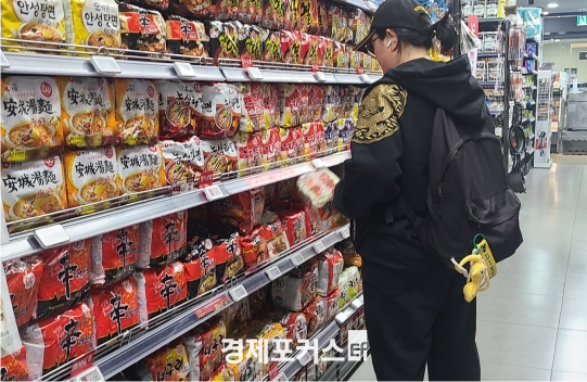 ���� 1�б� K-Food ���� 31��8000�� �޷��������� 7.9% ����